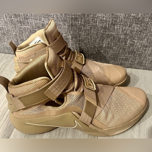 LEBRON SOLDIER IX DESERT CAMO size 14 - Picture 3 of 8